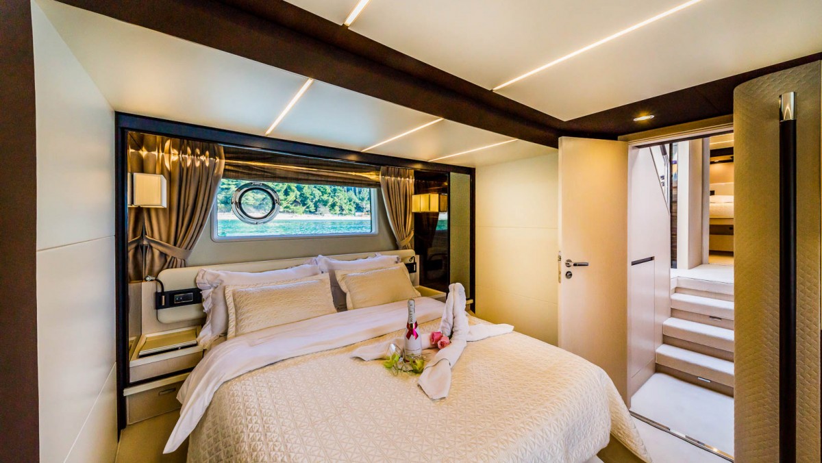 Azimut 66 Fly — photo 26