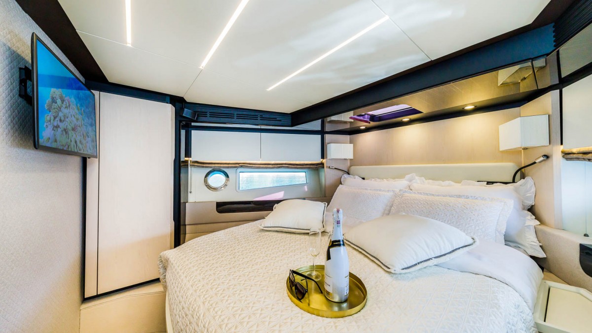 Azimut 66 Fly — photo 31