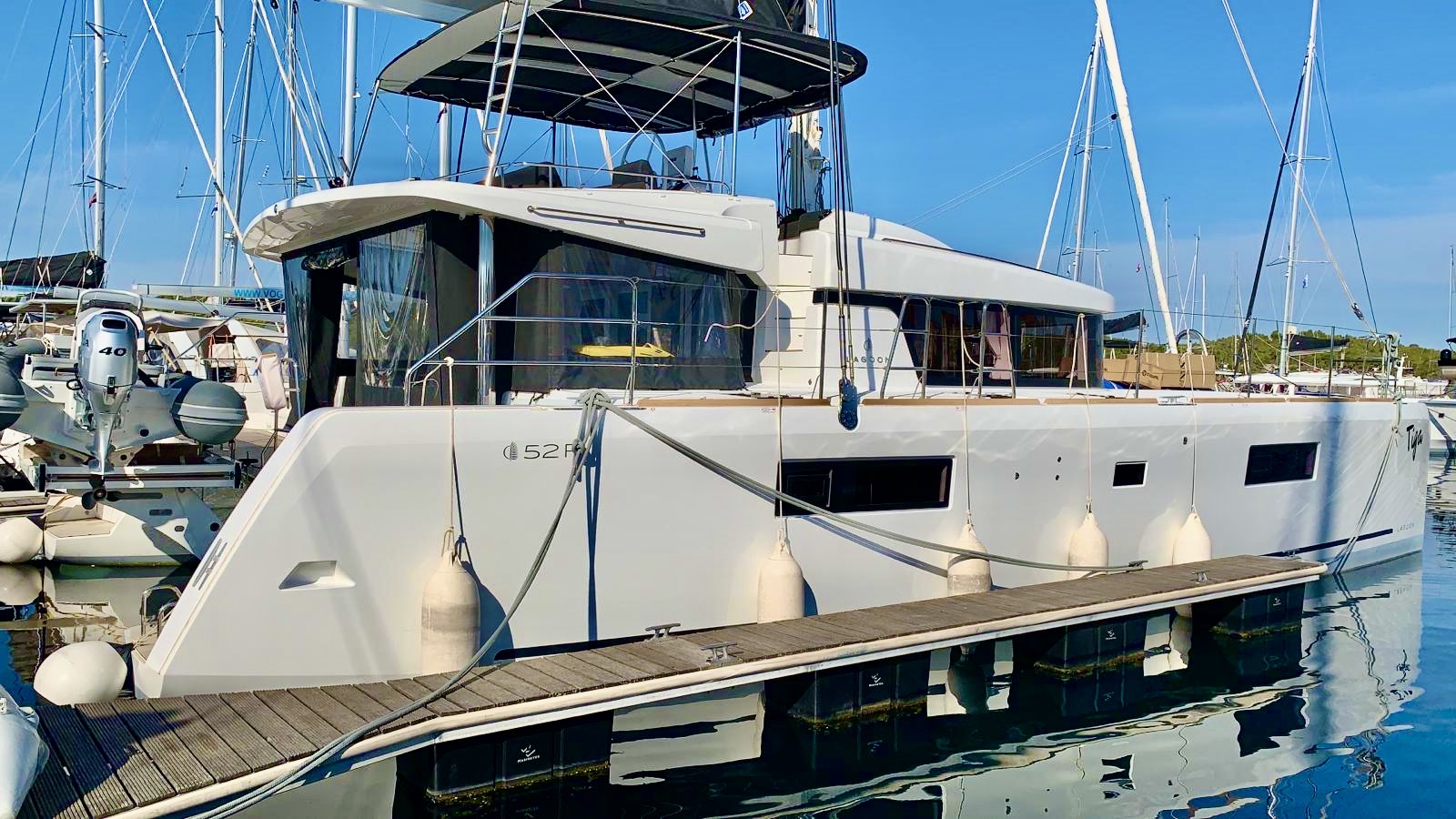 Lagoon 52F — photo 6