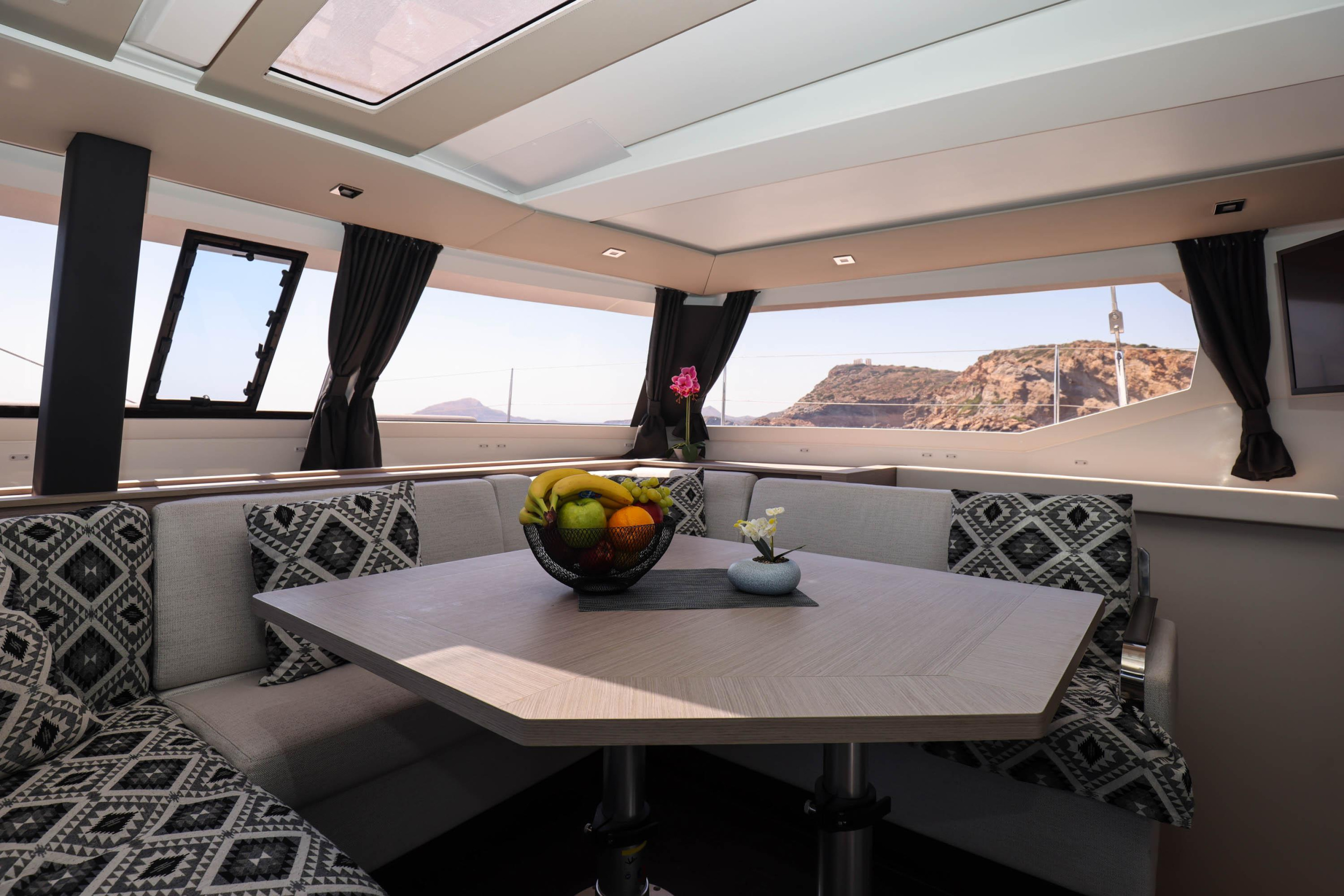 Fountaine Pajot 47 TANNA LUX (GEN, AC, WATERMAKER) — photo 13
