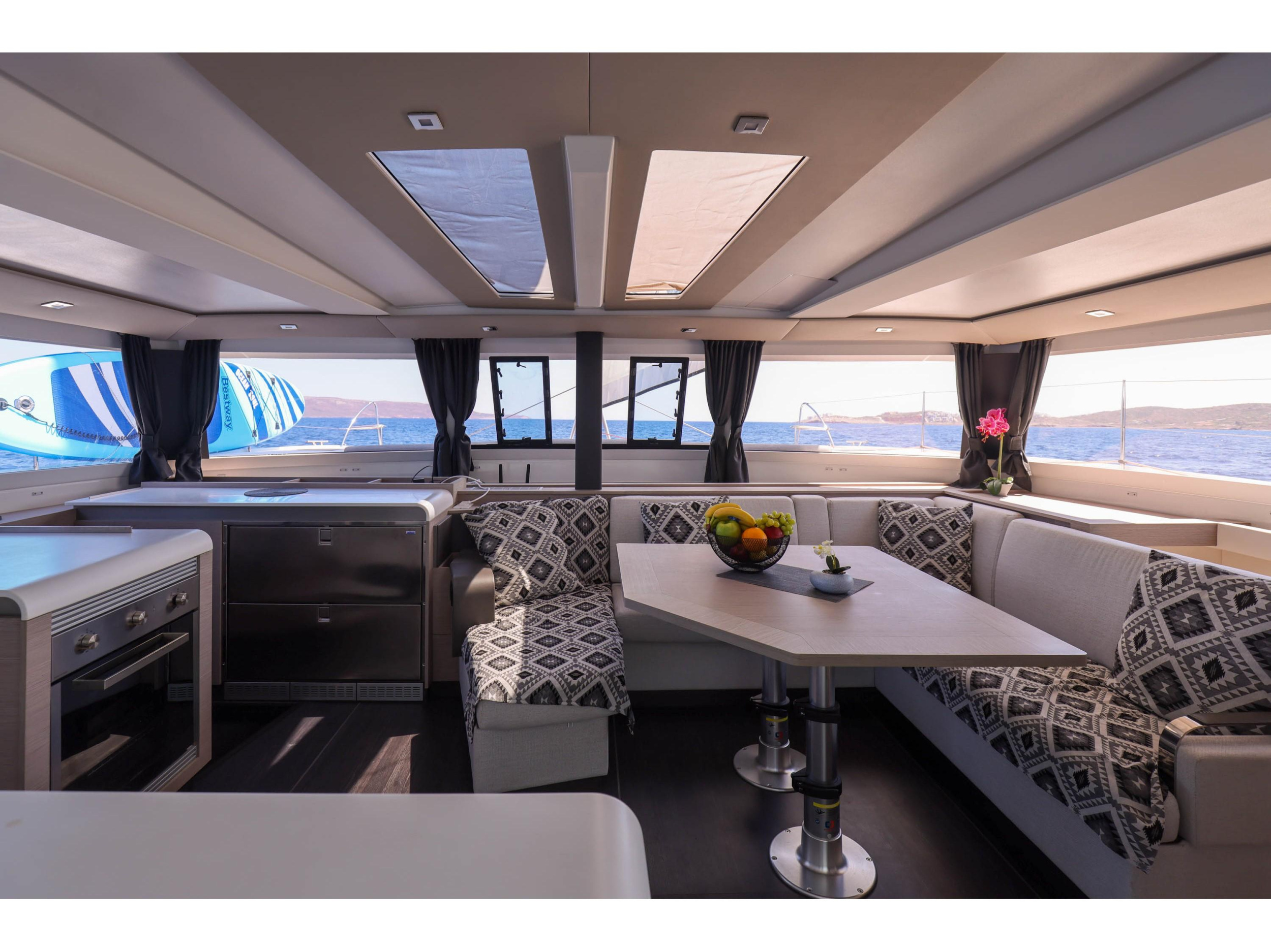 Fountaine Pajot 47 TANNA LUX (GEN, AC, WATERMAKER) — photo 15