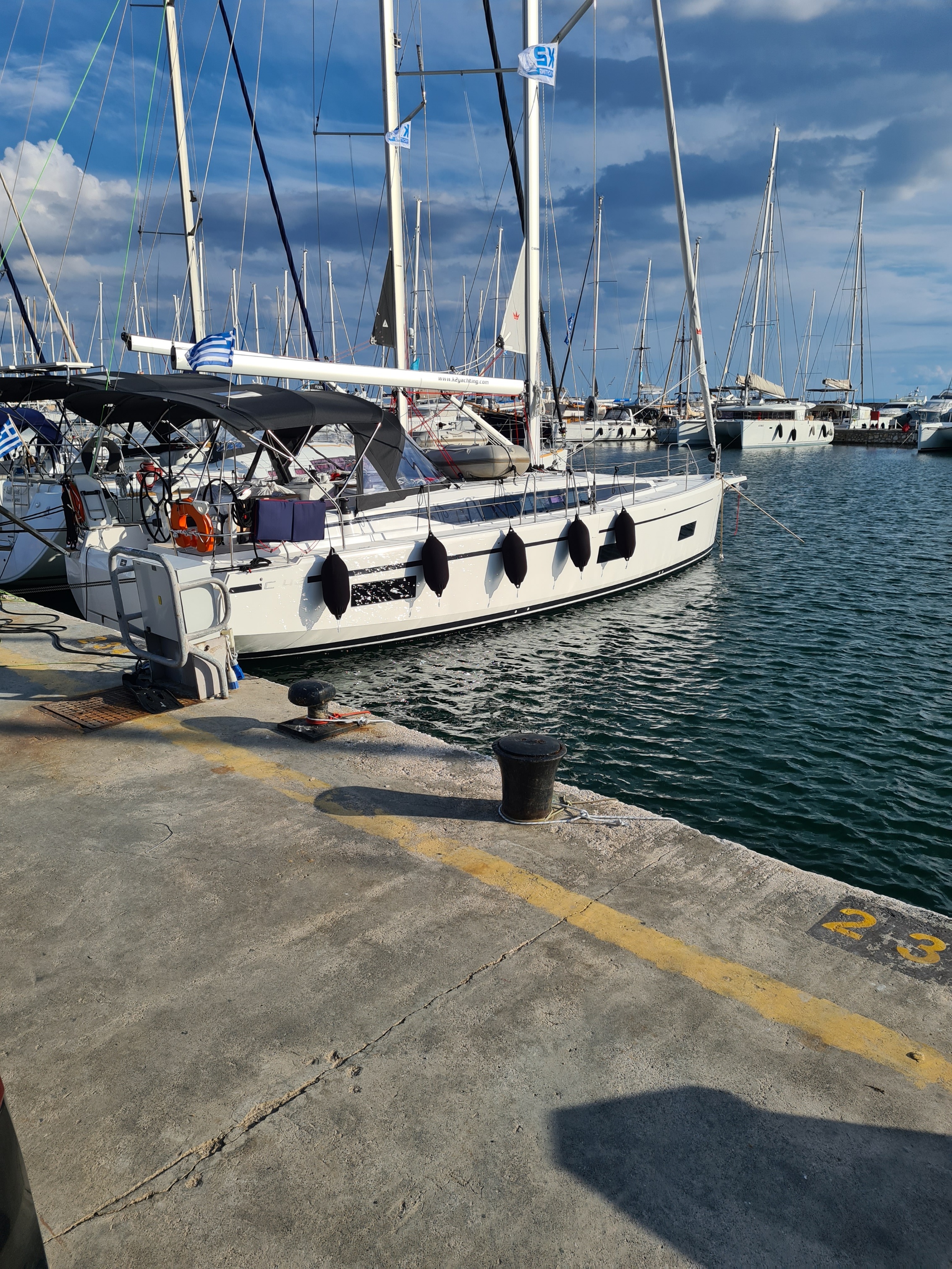 Bavaria C42 — photo 10