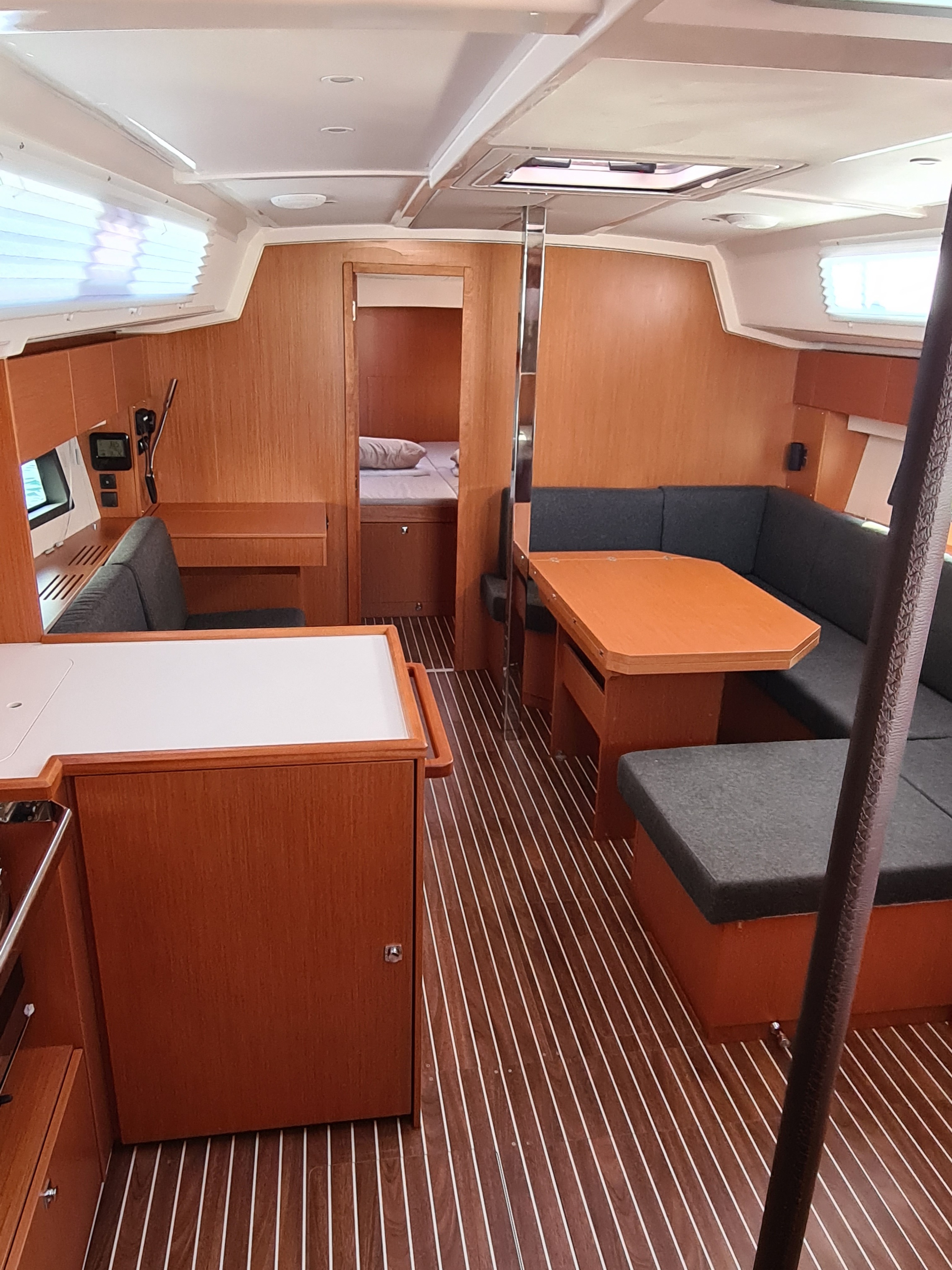 Bavaria C42 — photo 7