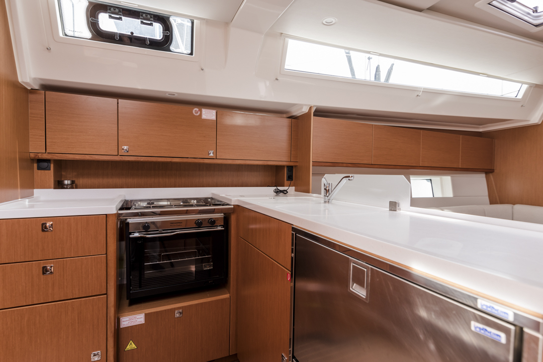 Bavaria C45 — photo 8