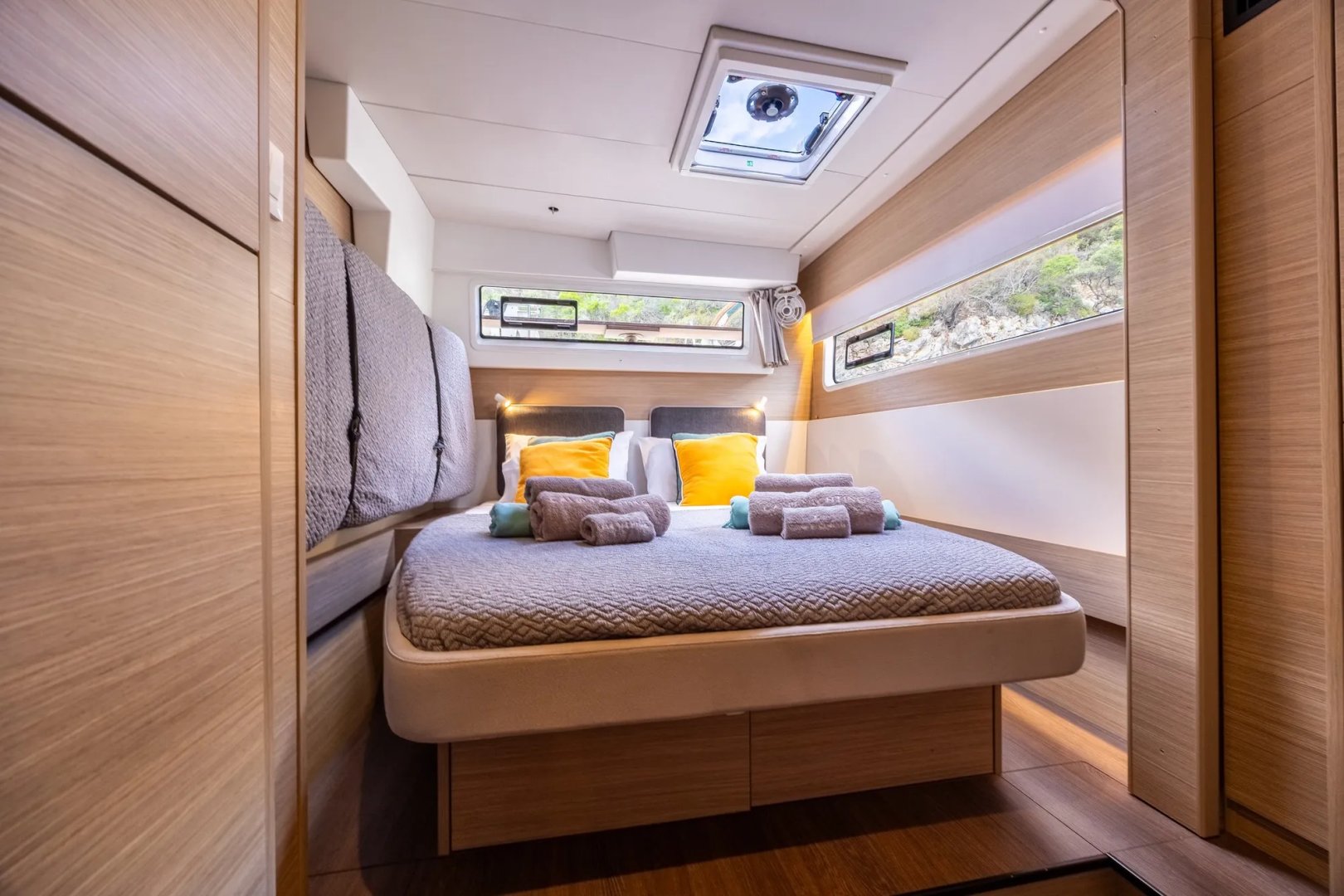 Lagoon 43 ( 4+2 cab) — photo 7