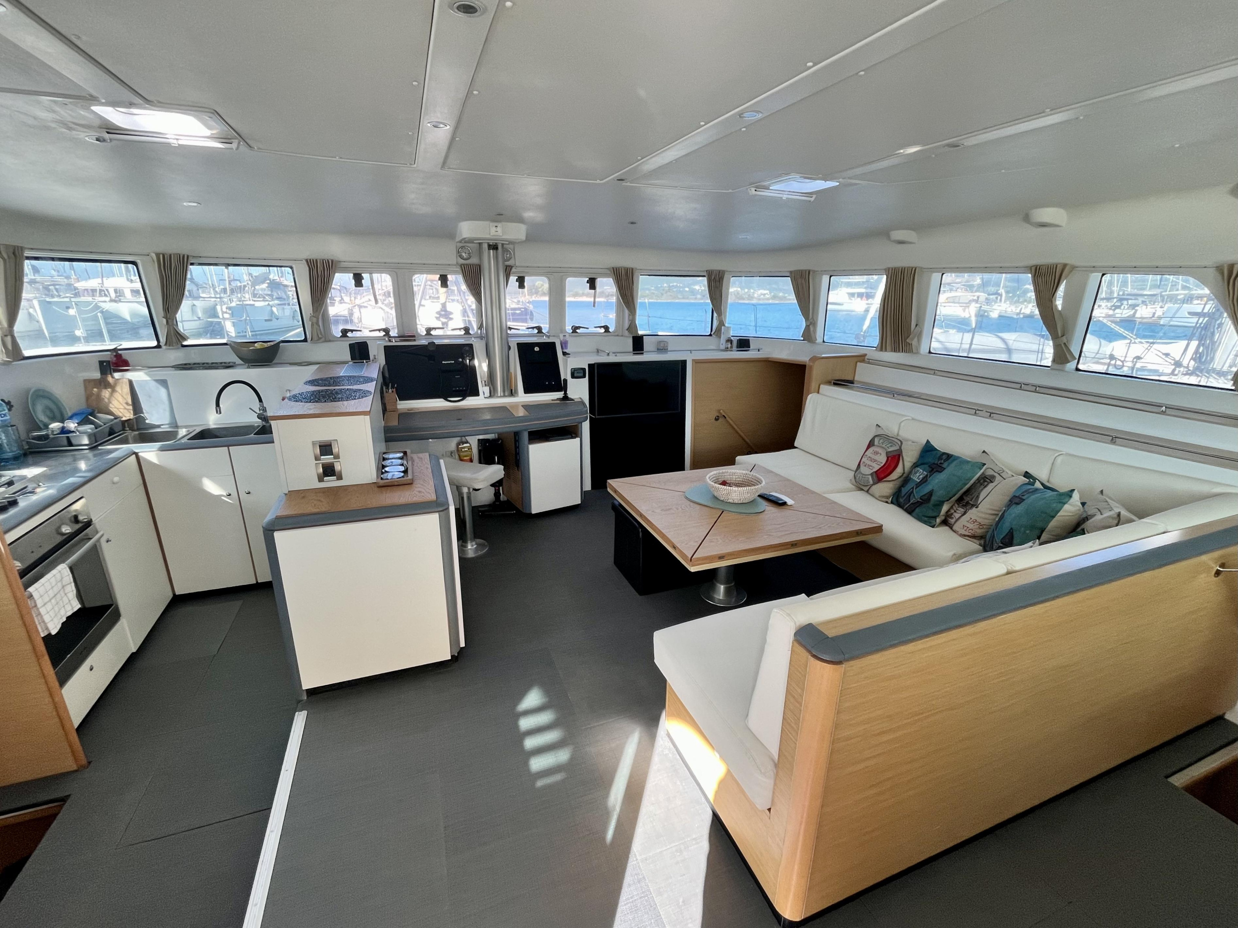 Lagoon 500 — photo 15
