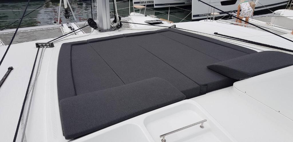 Lagoon 450 Flybridge — photo 4