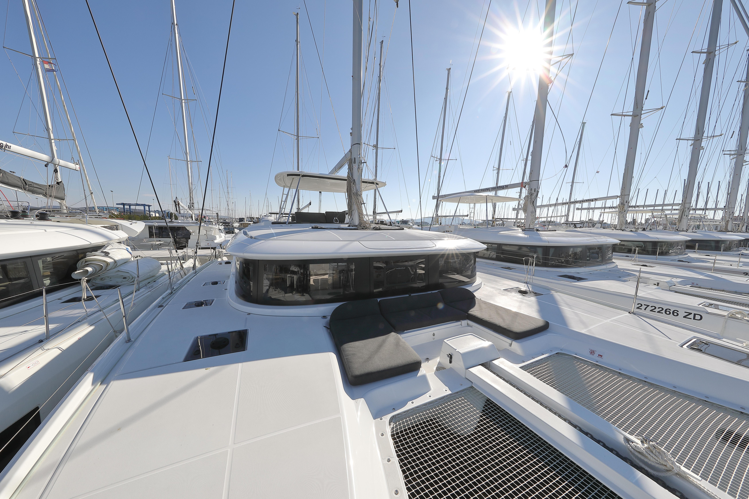Lagoon 46 — photo 7
