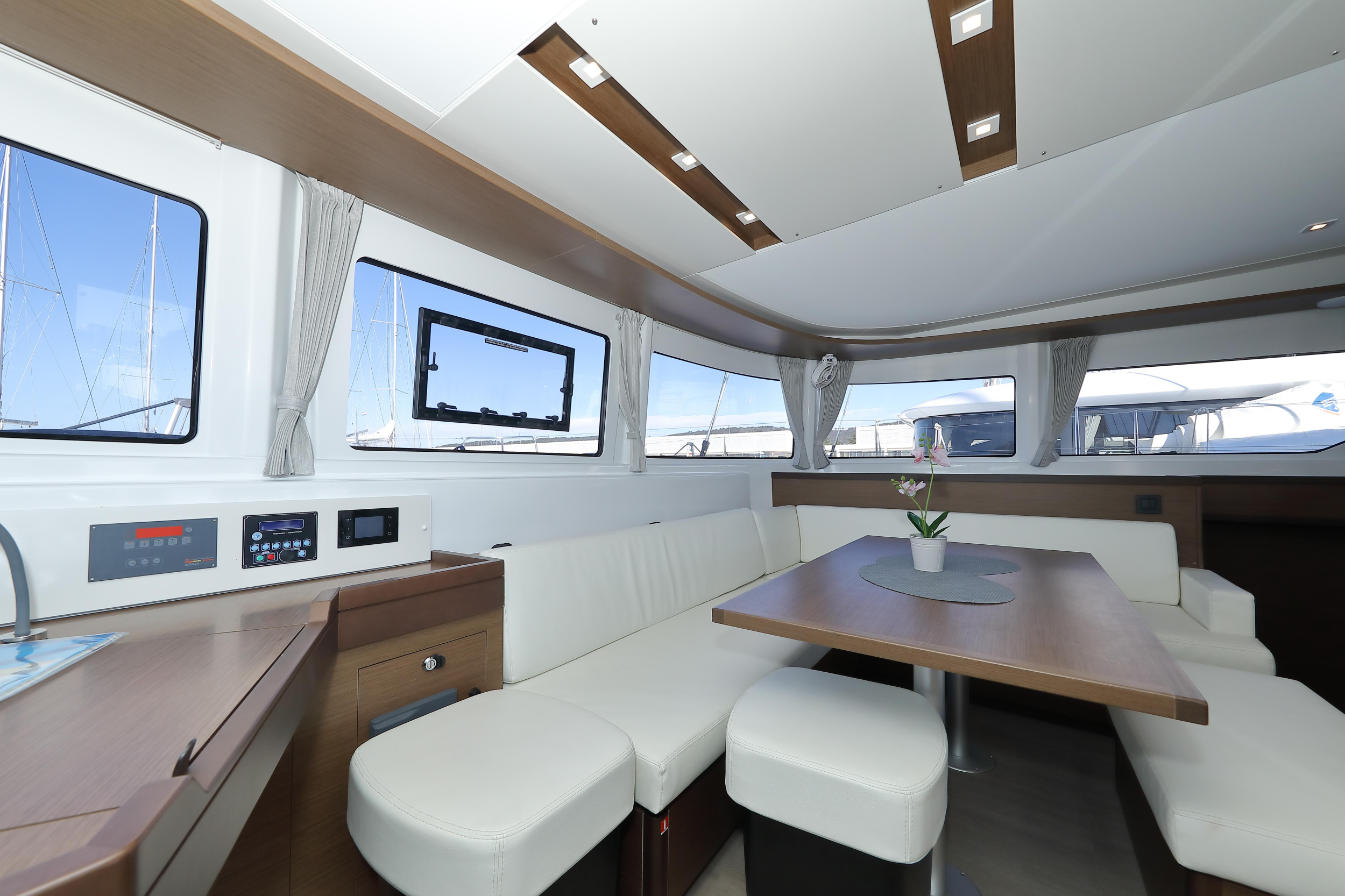 Lagoon 46 — photo 14