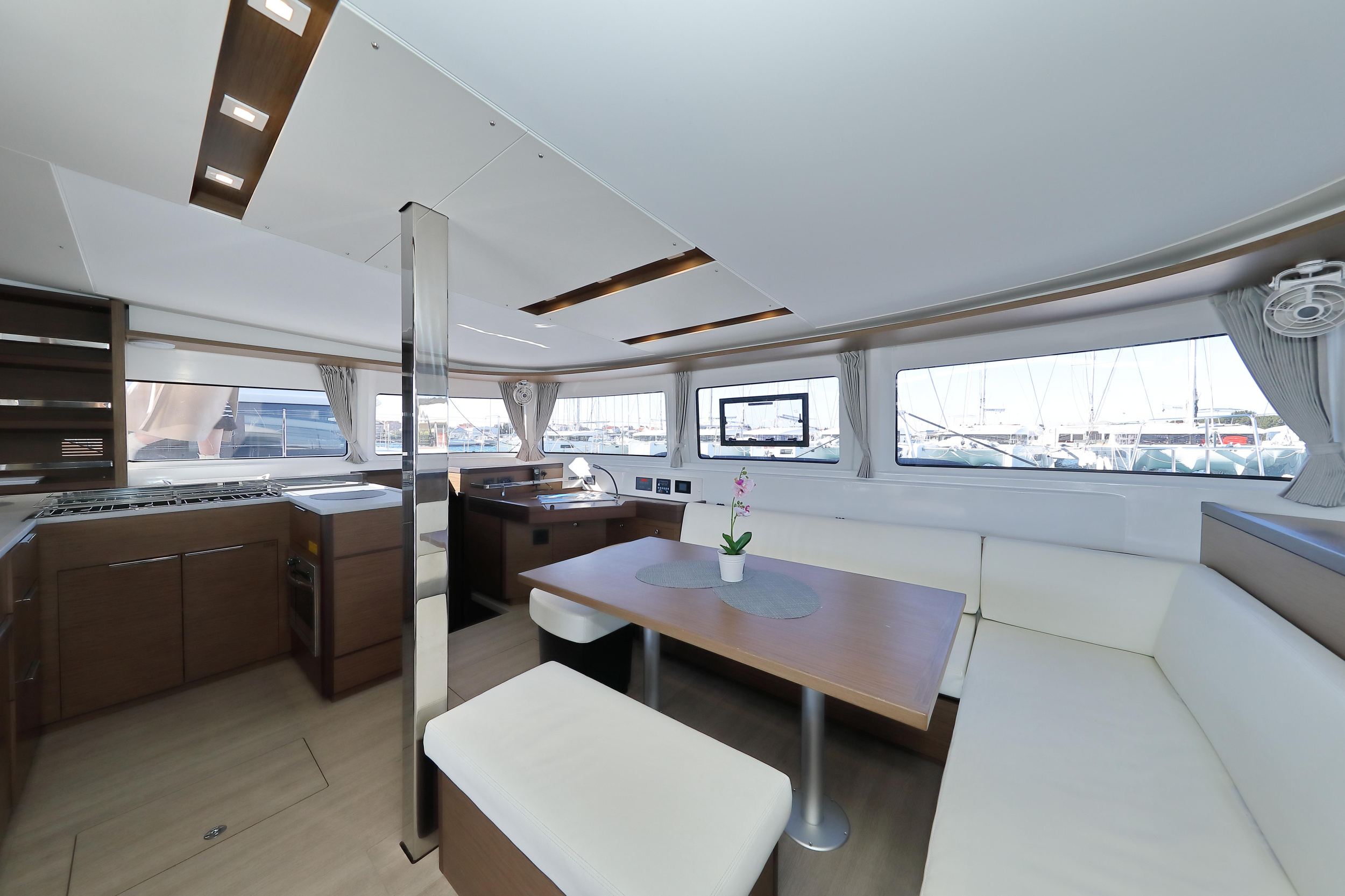 Lagoon 46 — photo 2