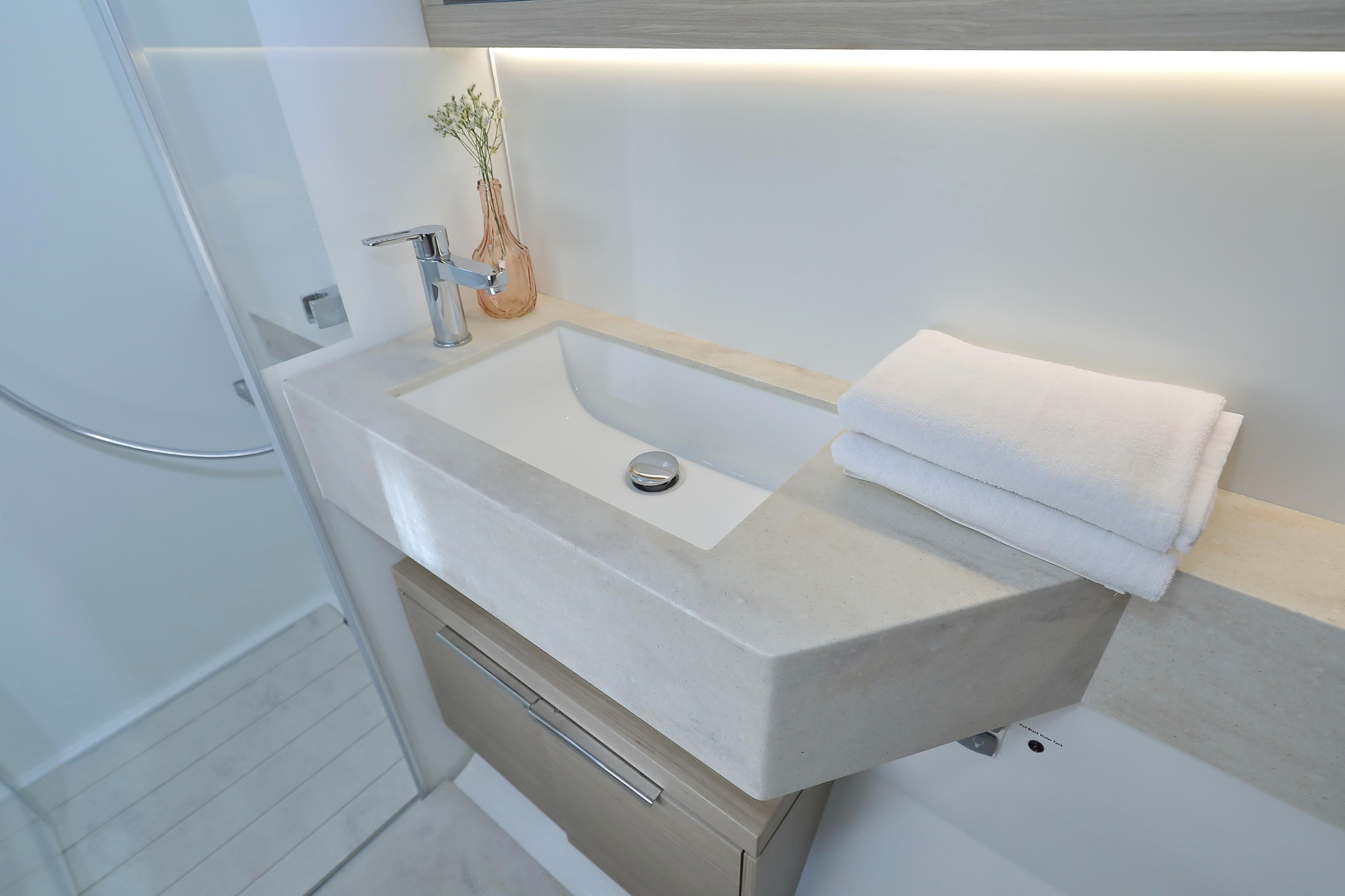 Lagoon 51 - owner version — photo 37