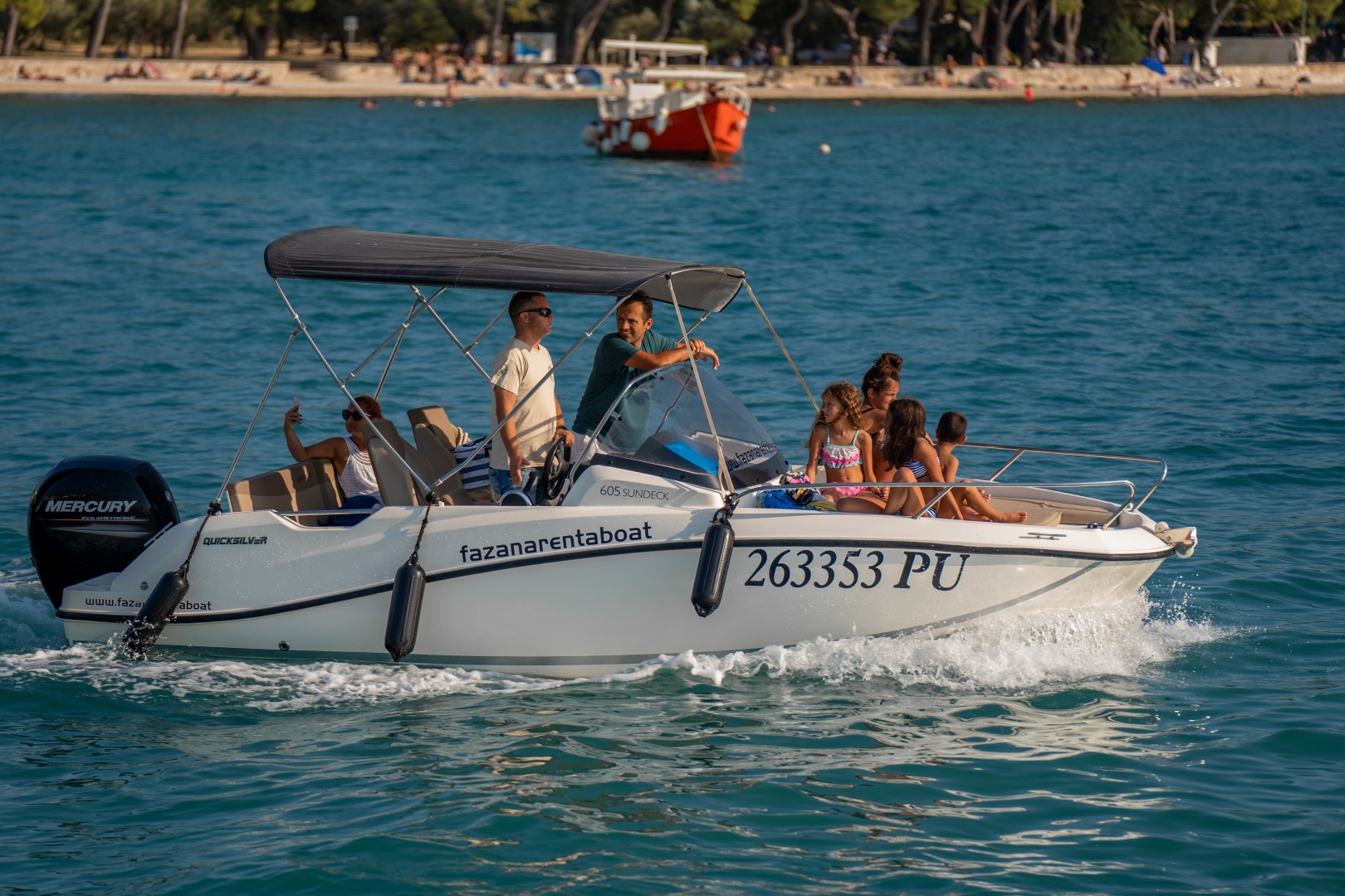 Quicksilver 605 Sundeck F — photo 3