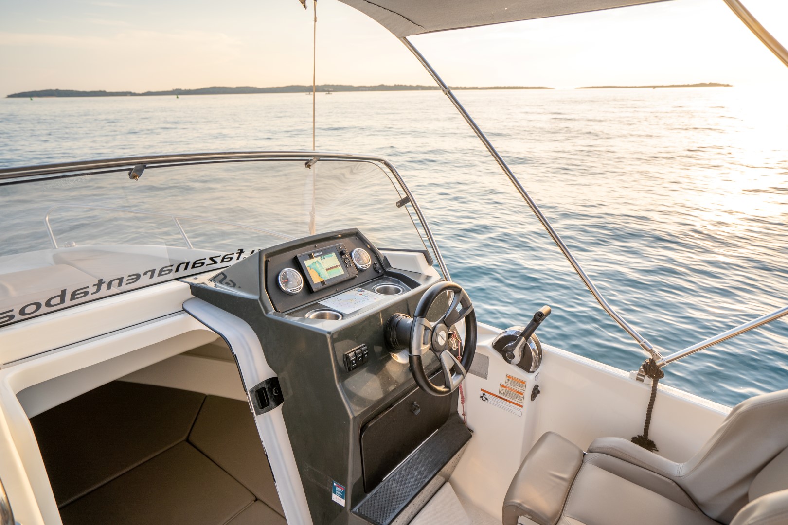 Quicksilver 605 Sundeck F — photo 8