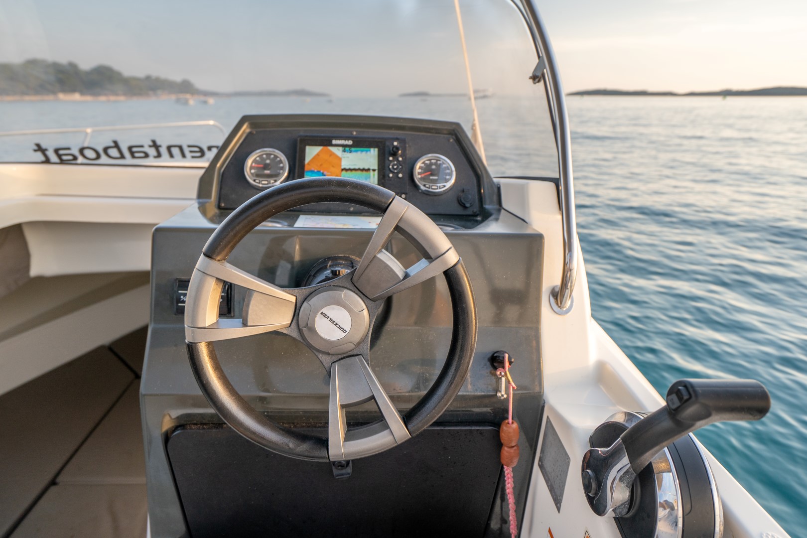 Quicksilver 605 Sundeck F — photo 2
