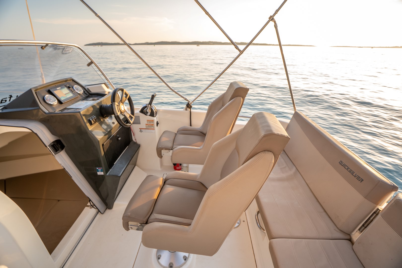 Quicksilver 605 Sundeck F — photo 4