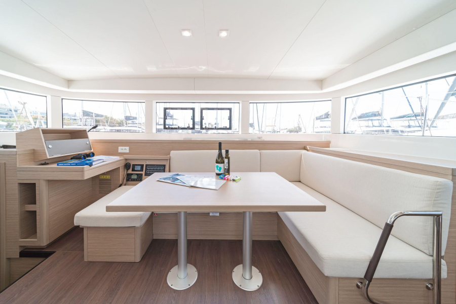 Lagoon 40 — photo 20