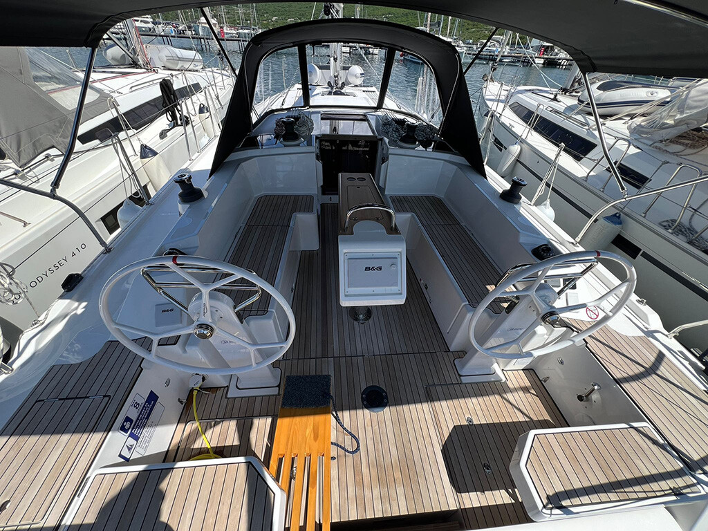 Bavaria C38 — photo 10