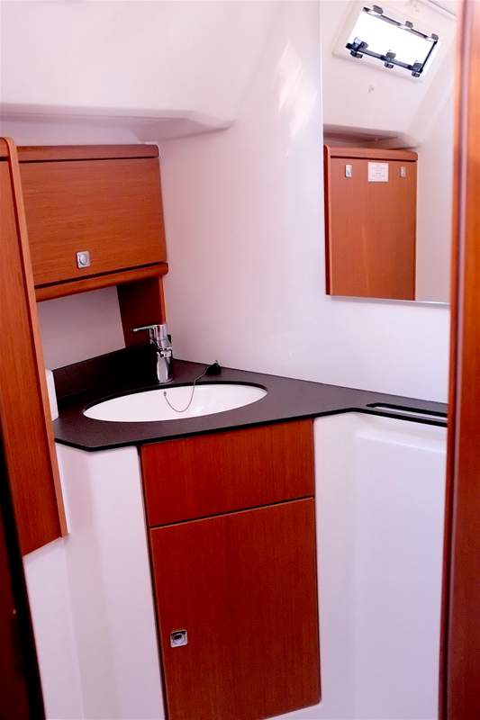 Bavaria 46 Cruiser — photo 8