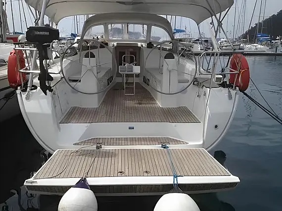 Bavaria 40 Cruiser — photo 1