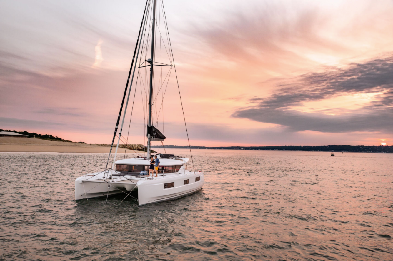 Lagoon 46 Flybridge — photo 33
