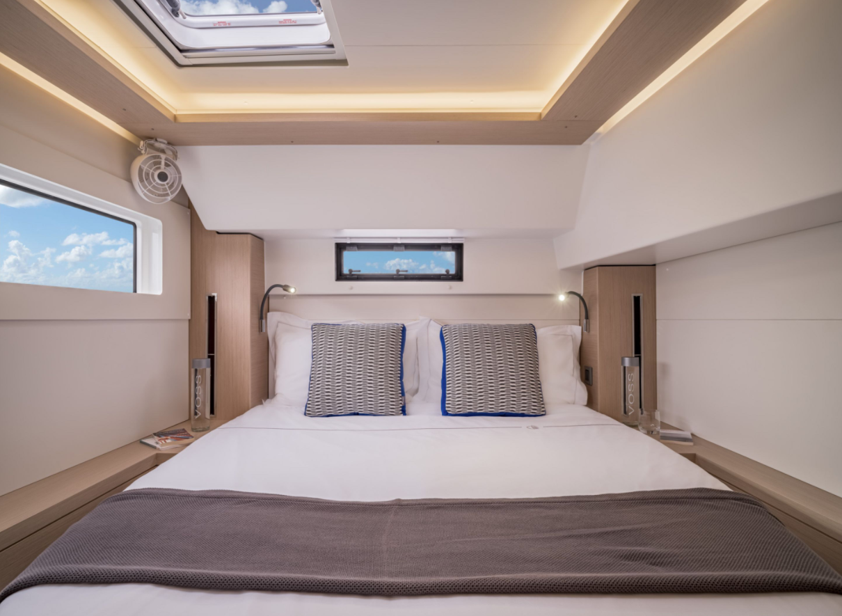 Lagoon 46 Flybridge — photo 16