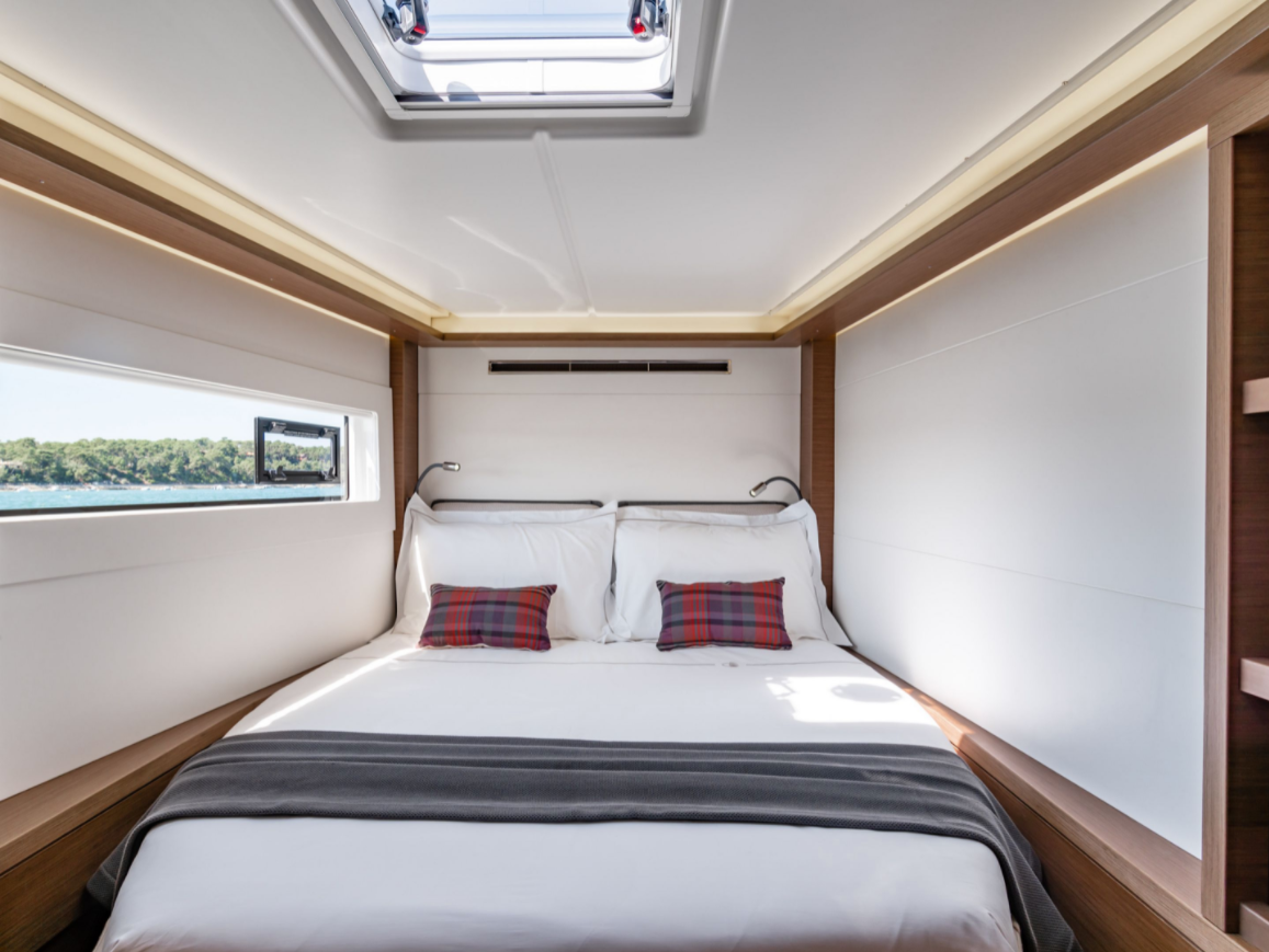 Lagoon 46 Flybridge — photo 38