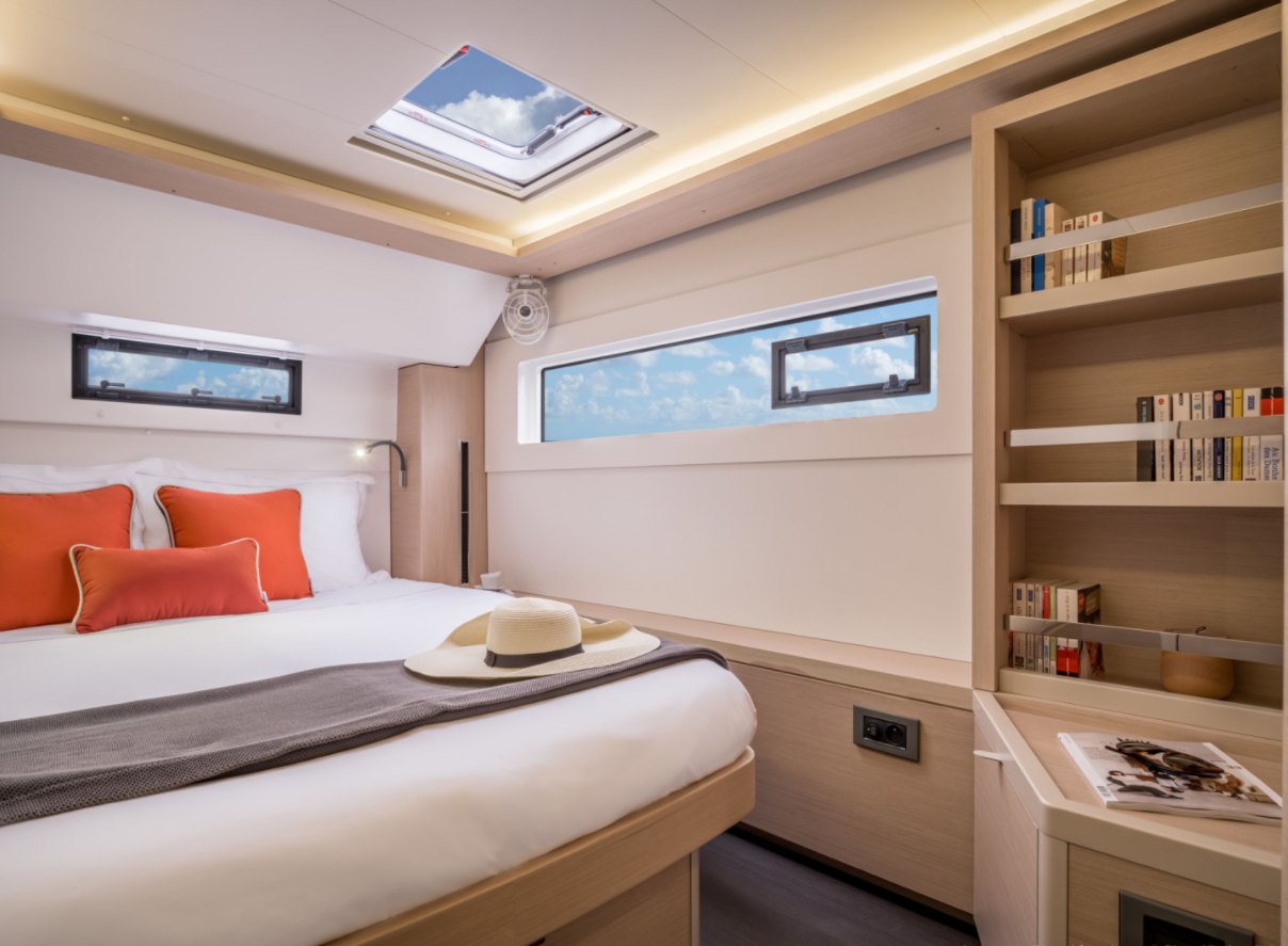 Lagoon 46 Flybridge — photo 8