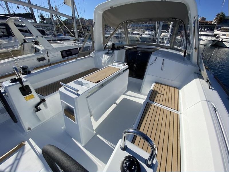 Oceanis 38.1 — photo 18