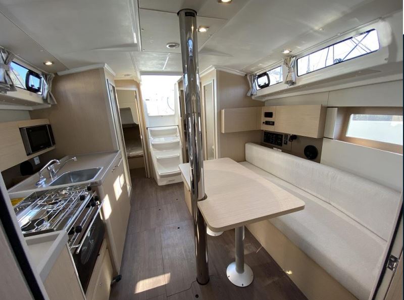 Oceanis 38.1 — photo 19
