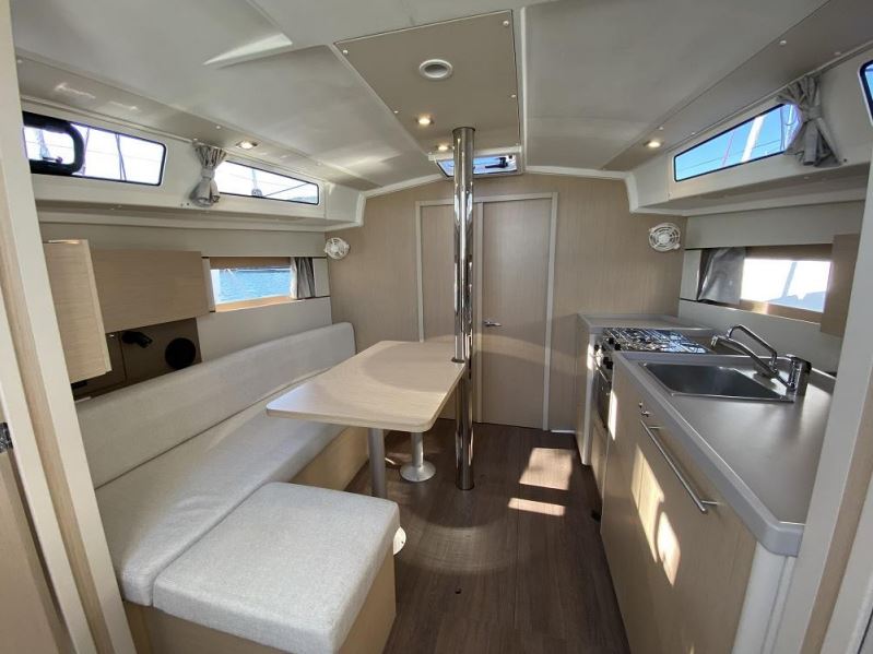 Oceanis 38.1 — photo 13