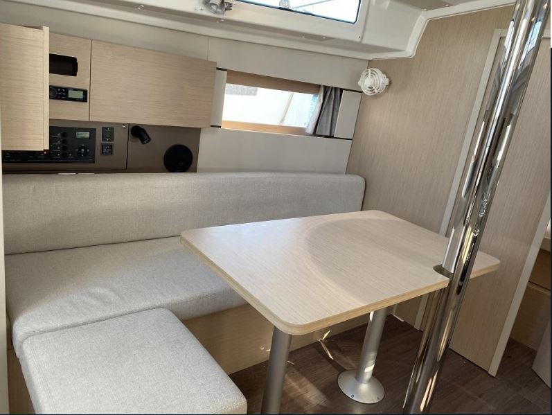 Oceanis 38.1 — photo 12