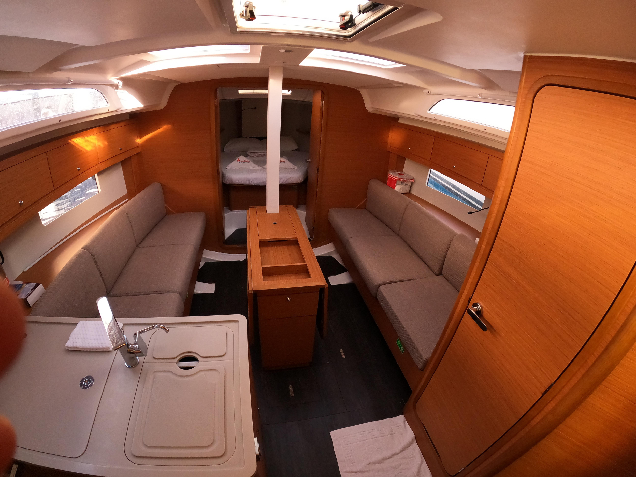 Dufour 37/3.cabin — photo 5