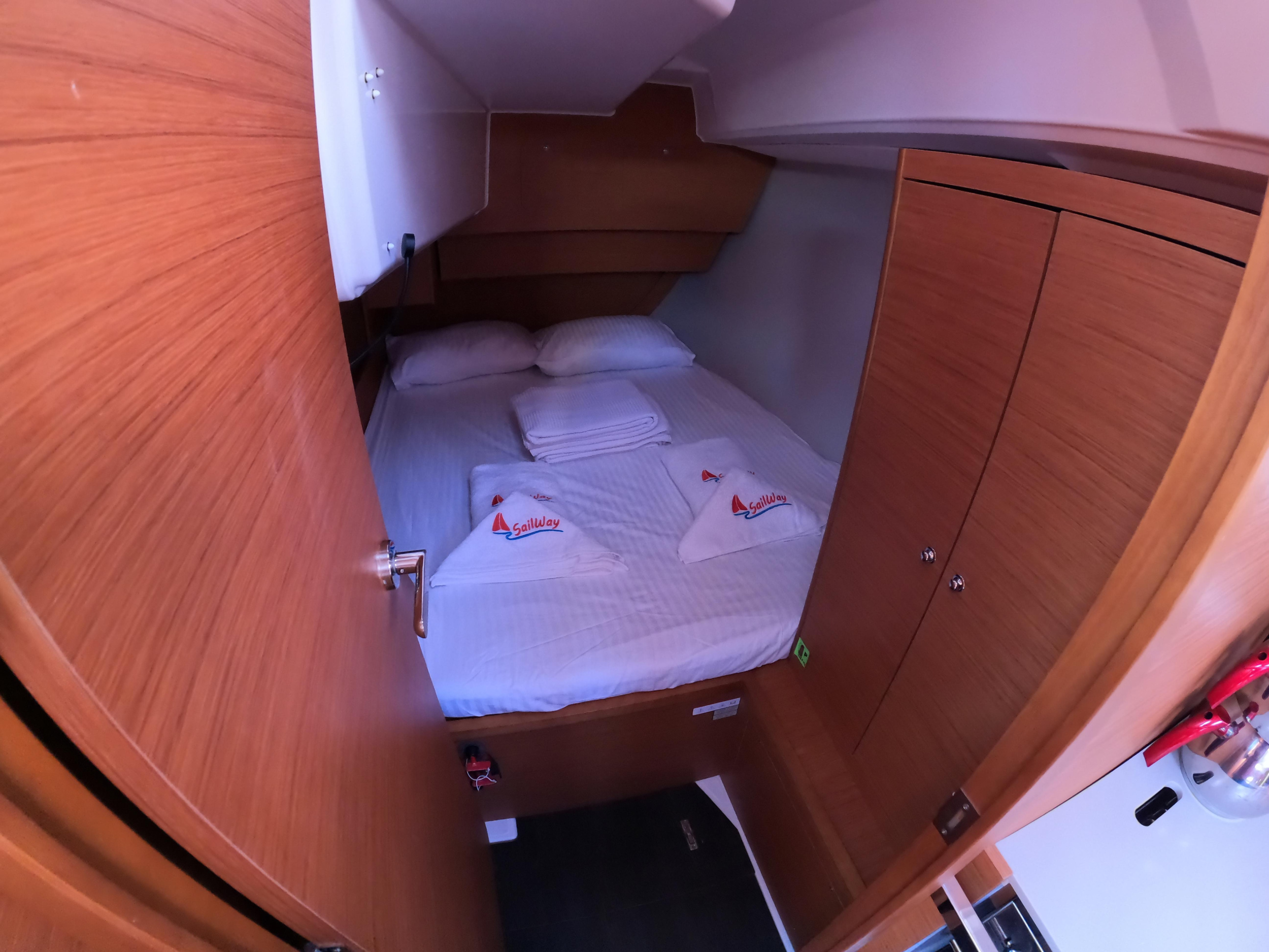 Dufour 37/3.cabin — photo 12