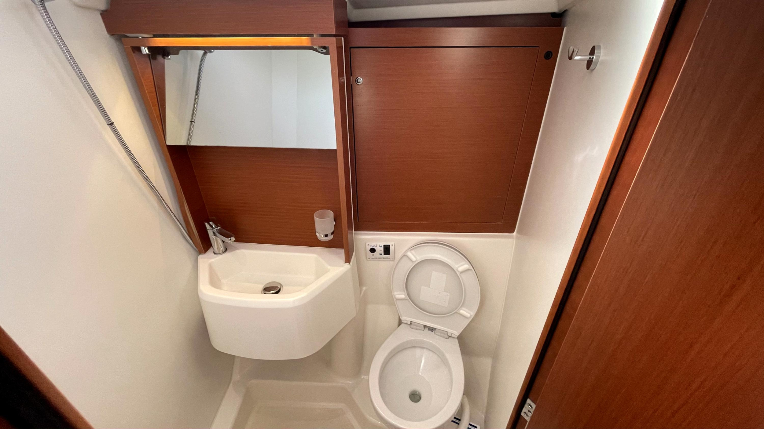 Oceanis 51.1 — photo 14