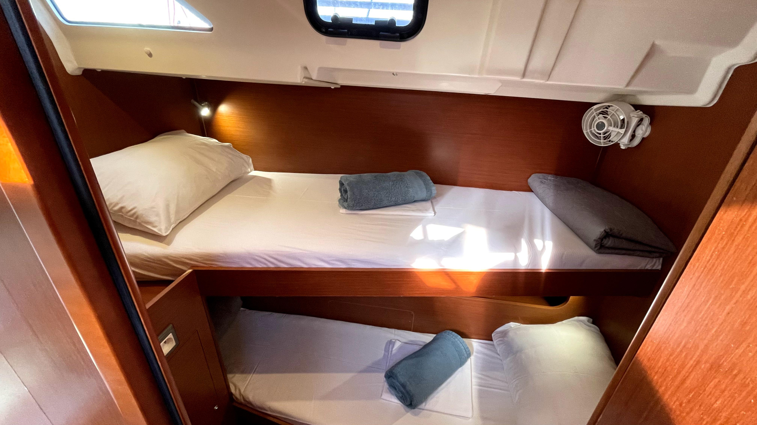 Oceanis 51.1 — photo 8