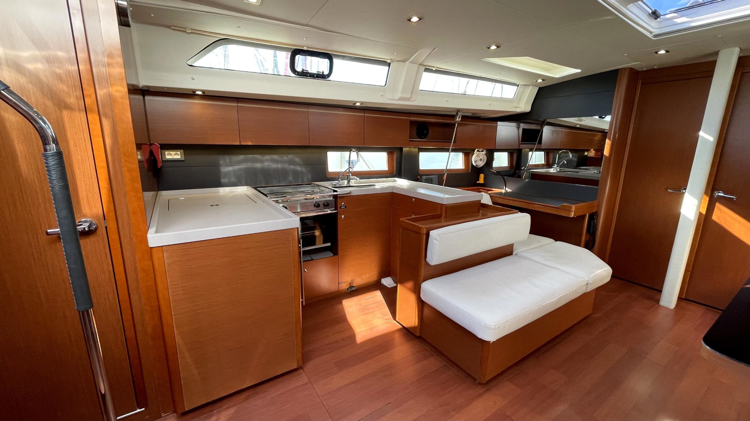 Oceanis 51.1 — photo 16