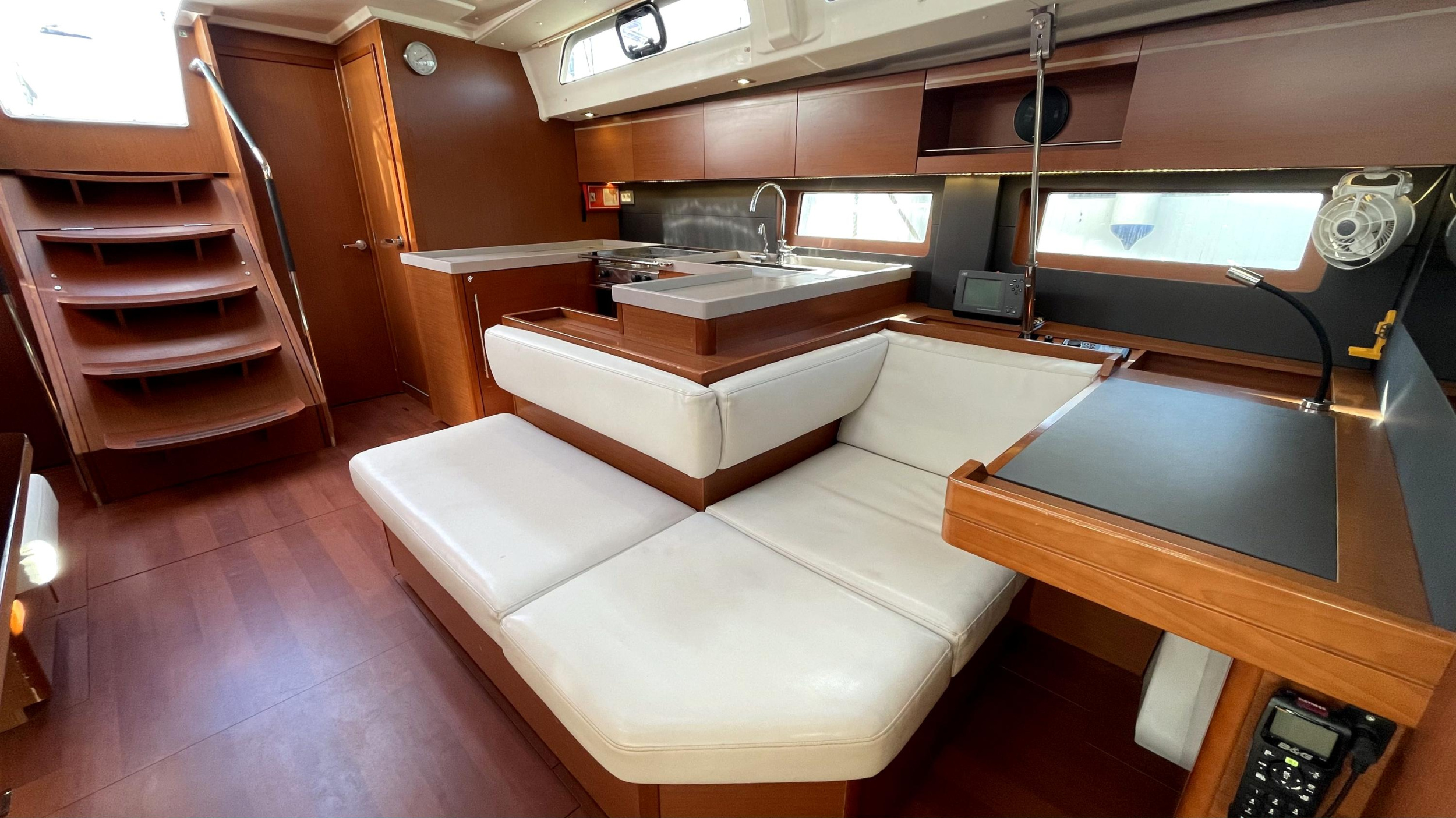 Oceanis 51.1 — photo 15