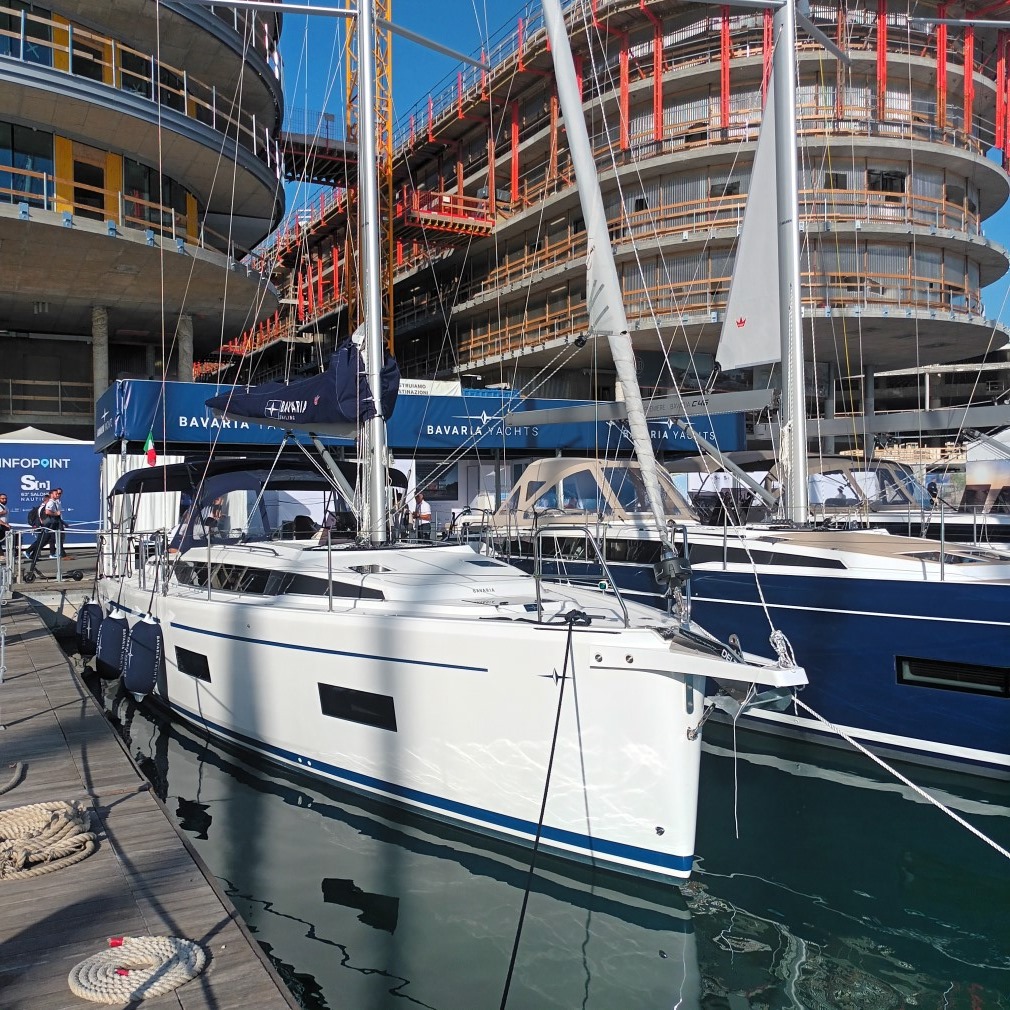 Bavaria C42 — photo 13