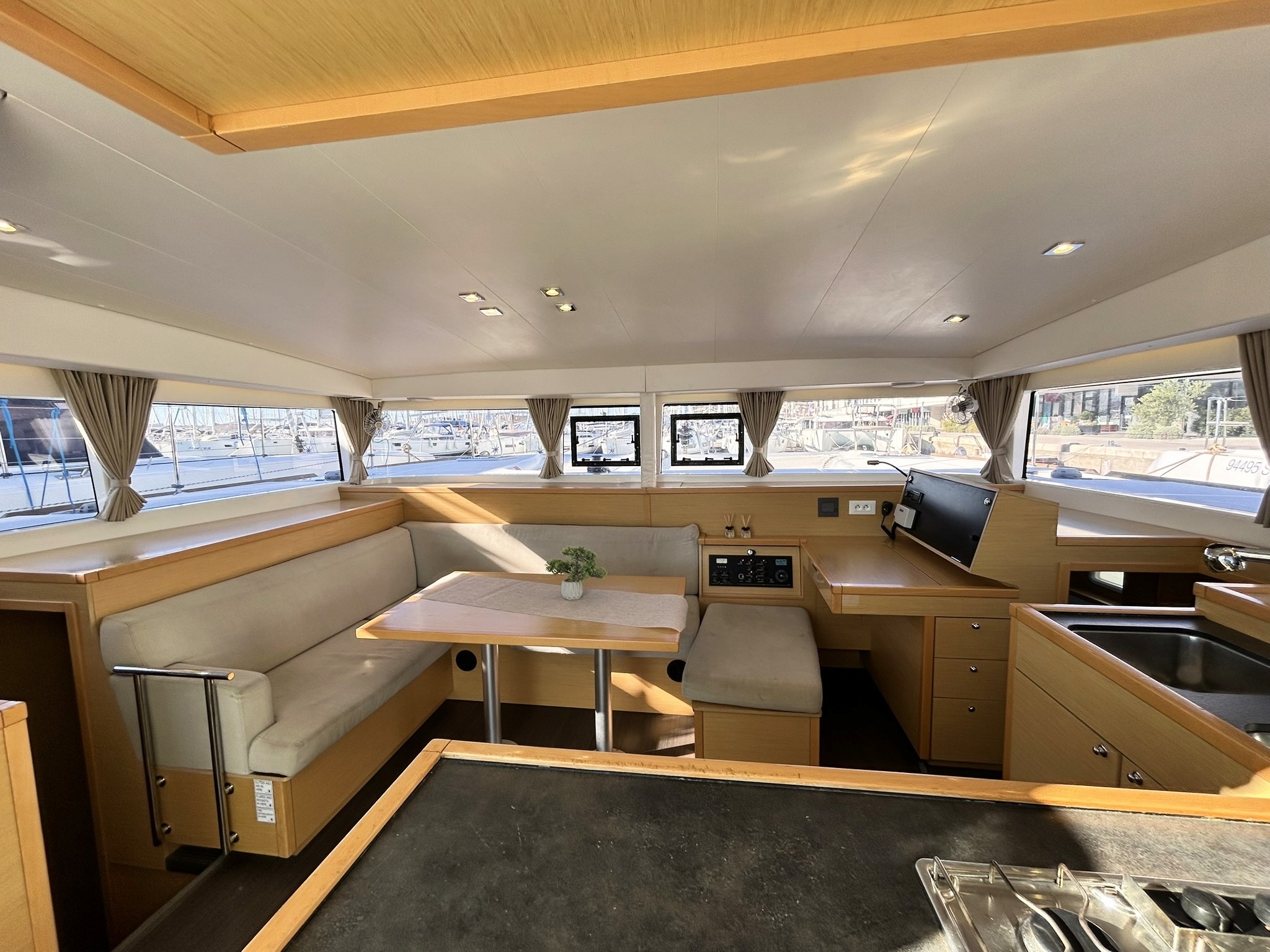 Lagoon 400 S2 — photo 9