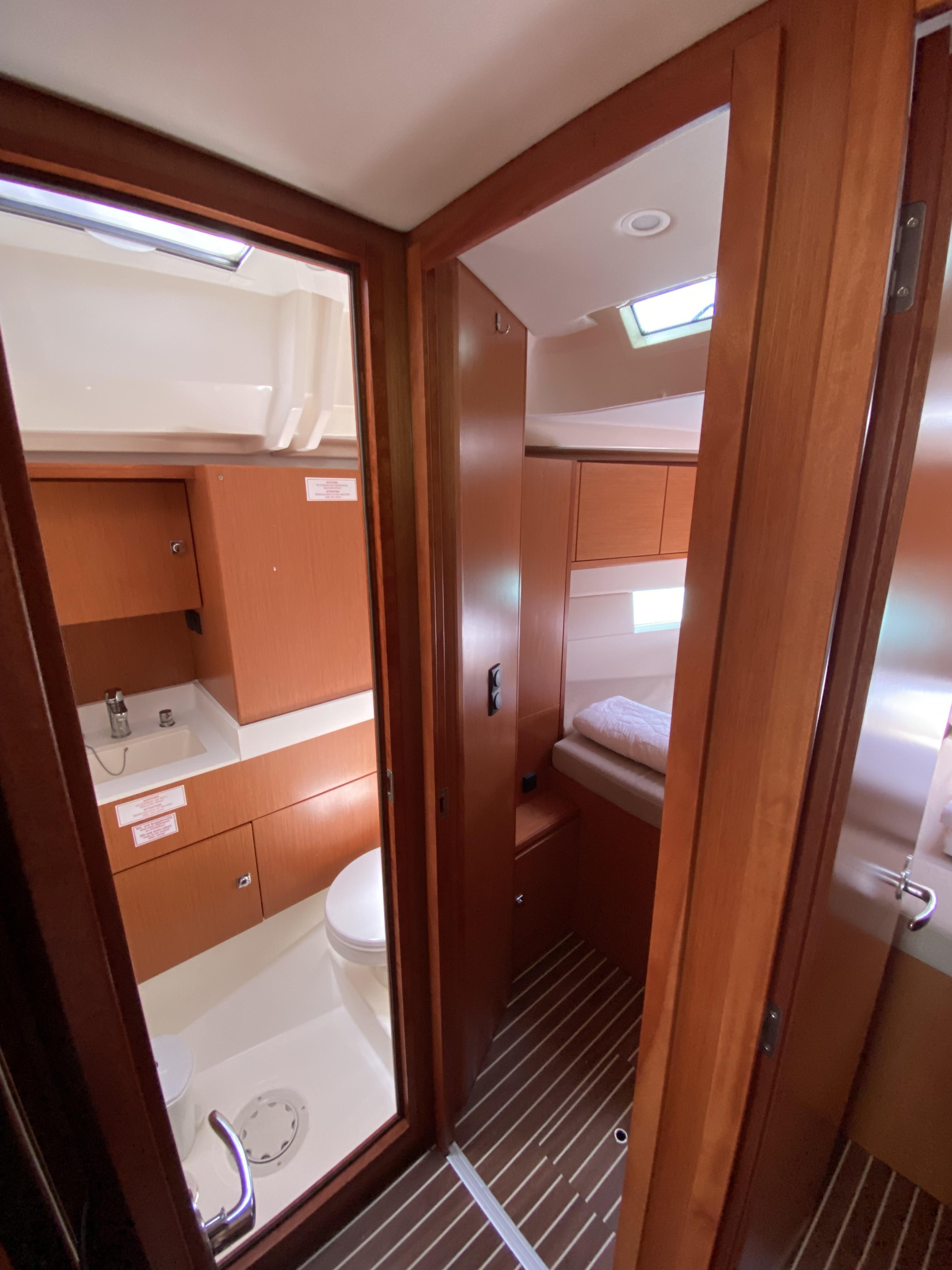 Bavaria C45 — photo 2