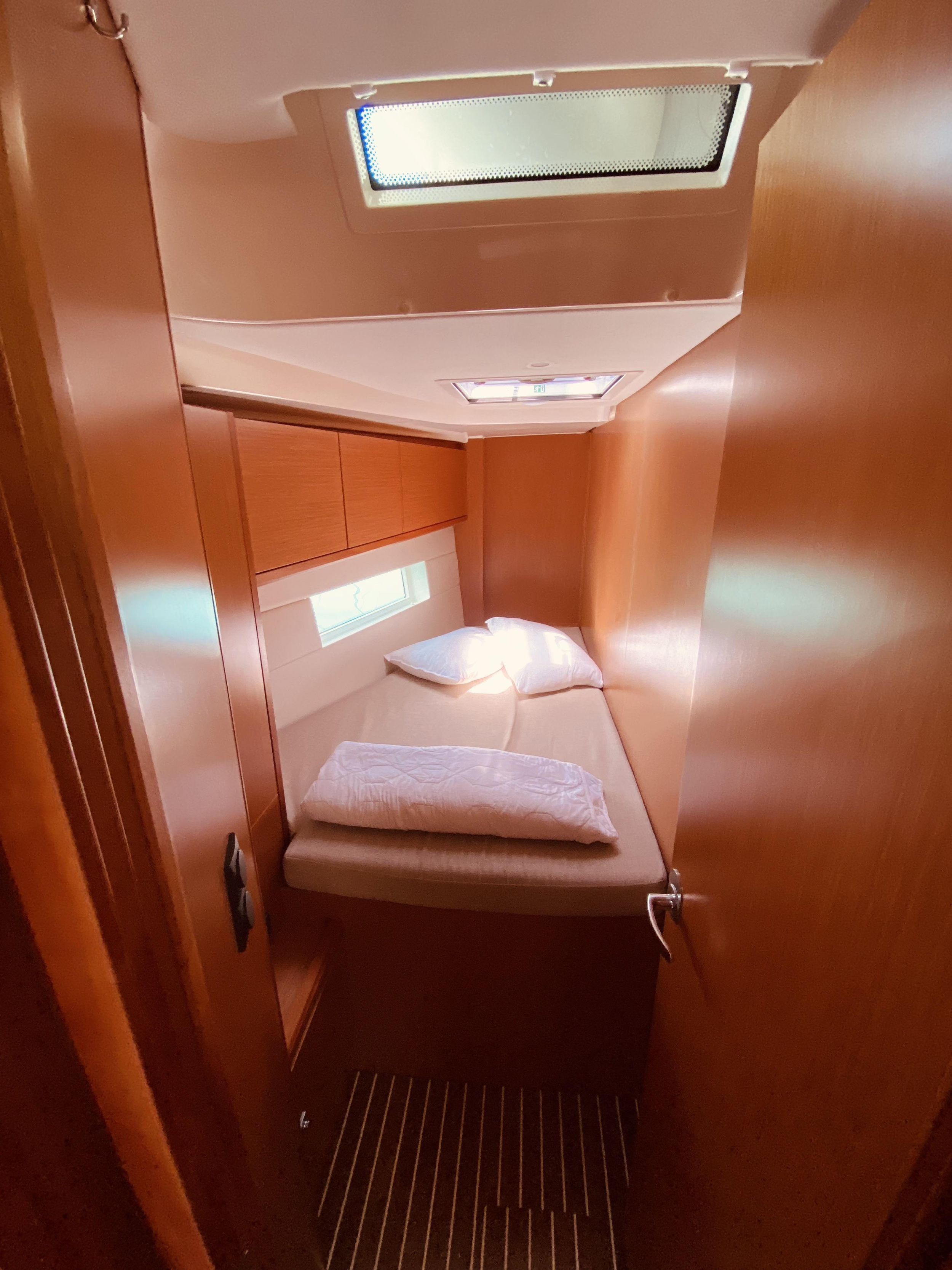 Bavaria C45 — photo 10