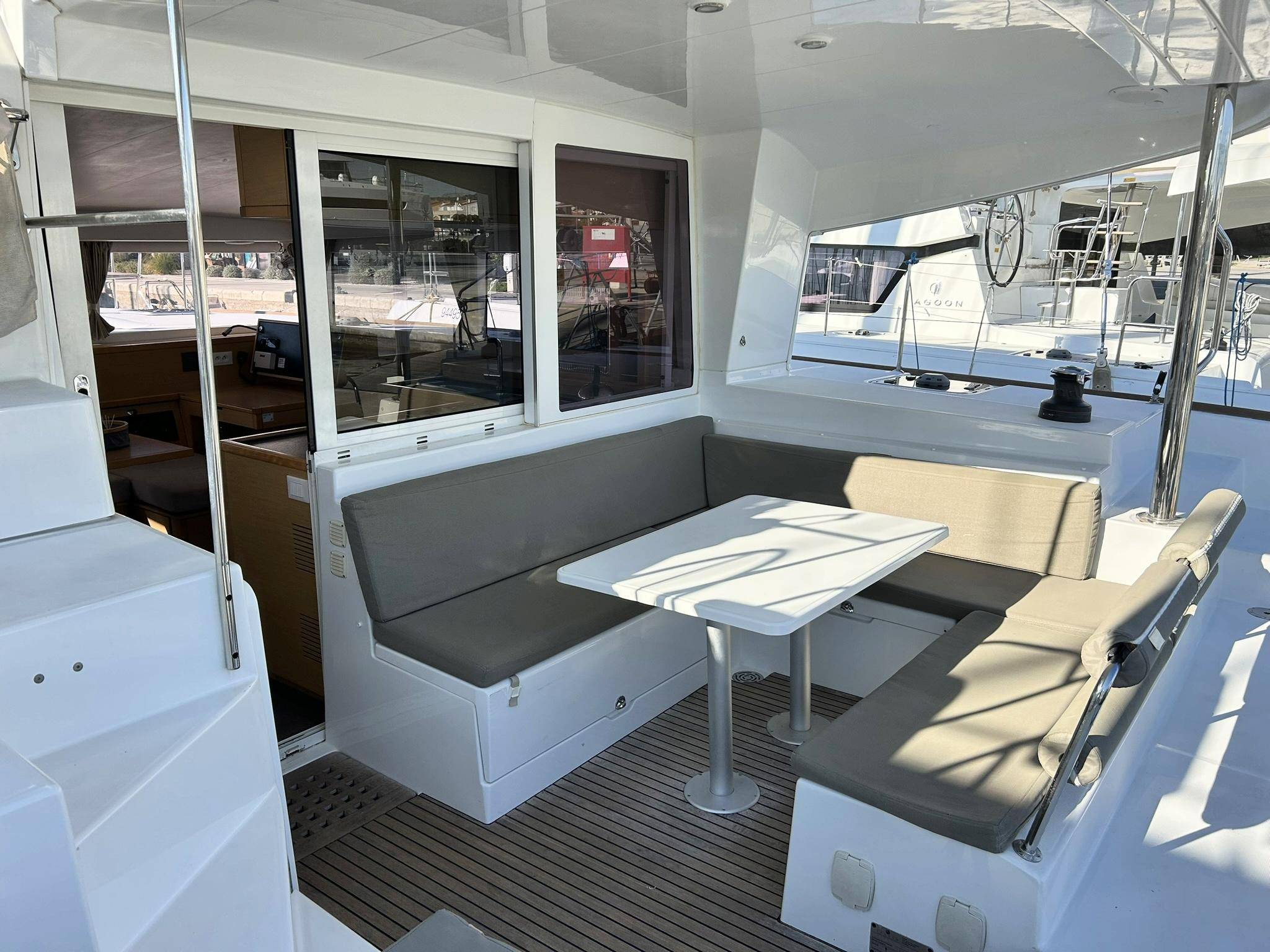 Lagoon 400 S2 — photo 13