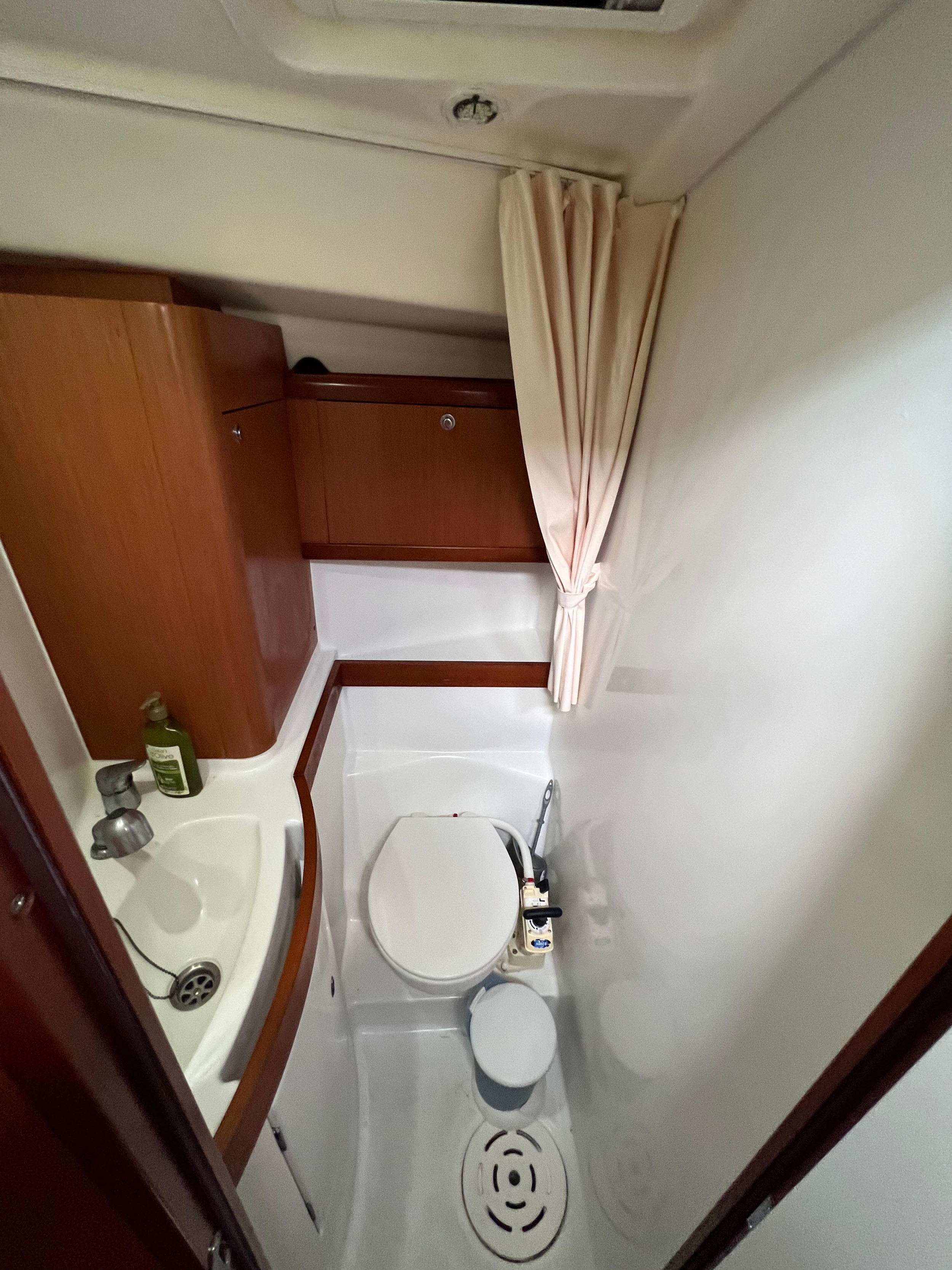 Oceanis 40 — photo 8