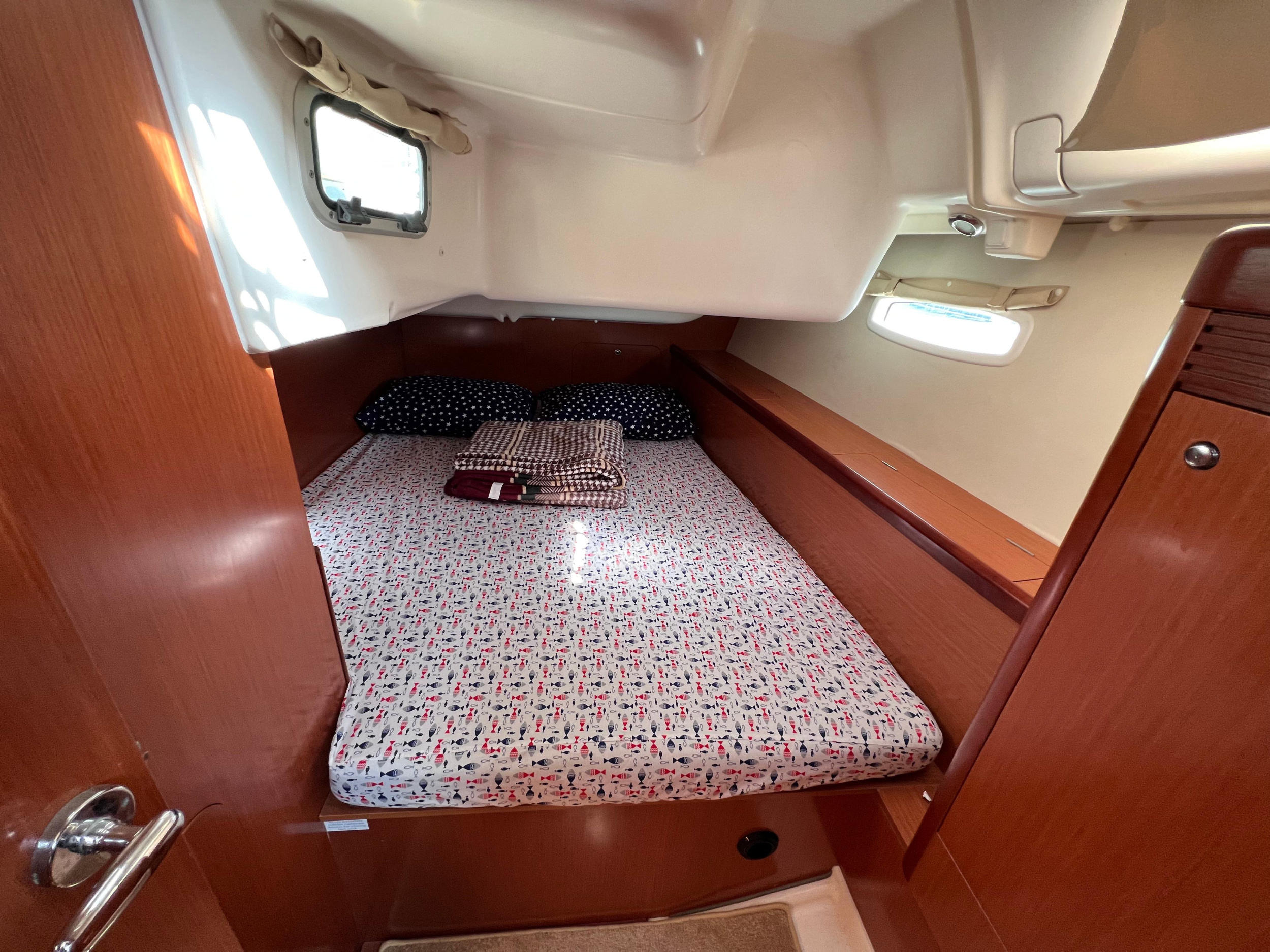 Oceanis 40 — photo 9