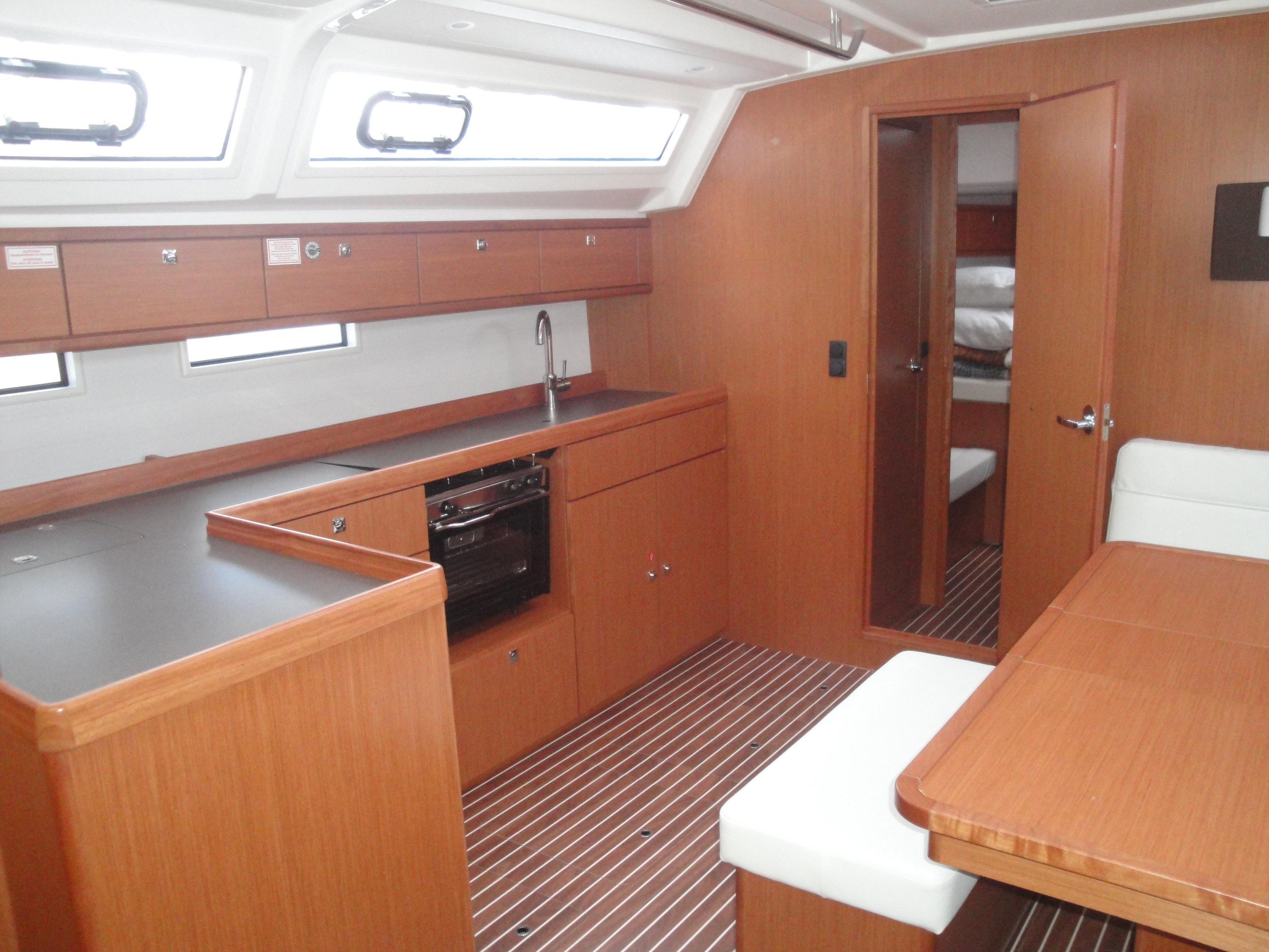 Bavaria 46 Cruiser — photo 9