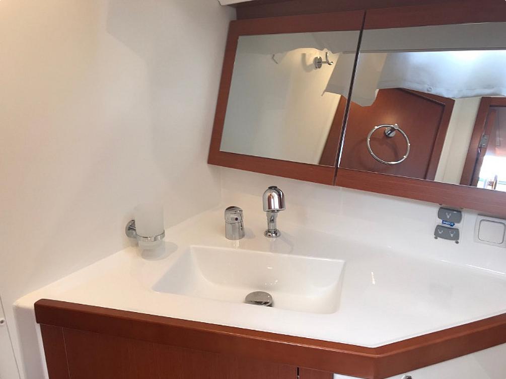 Oceanis 45 — photo 17