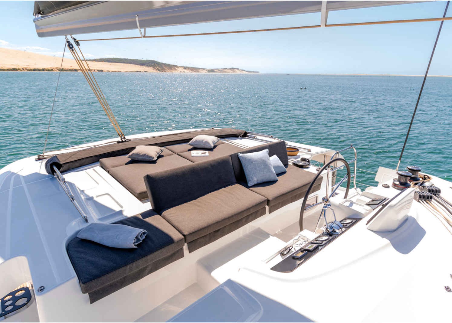 Lagoon 46 Fly — photo 9