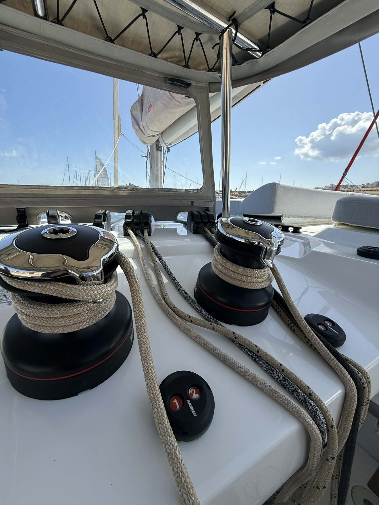 Lagoon 43 — photo 4