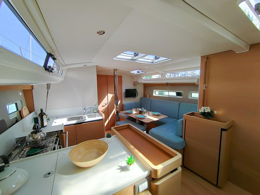 Sun Odyssey 440 — photo 6