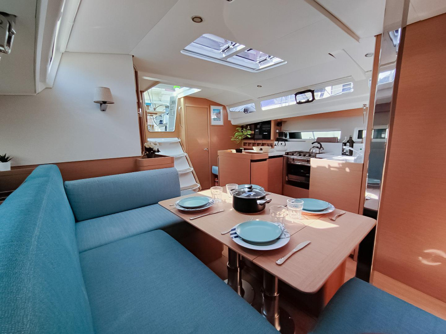 Sun Odyssey 440 — photo 17